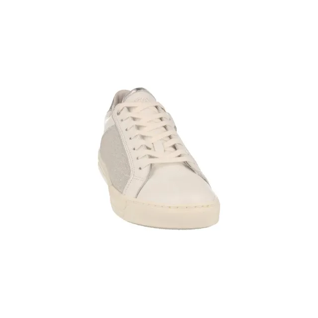 Giga Sneakers