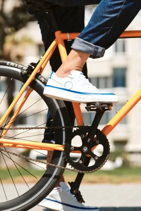 Komrads sneakers met contrasterende bies