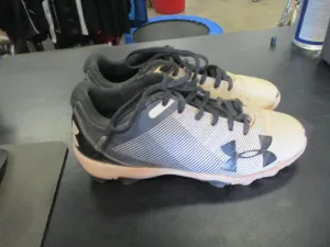 Used UnderArmour Size 3 Cleats